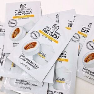 Body Shop Almond & Honey lotion travel  20 pack